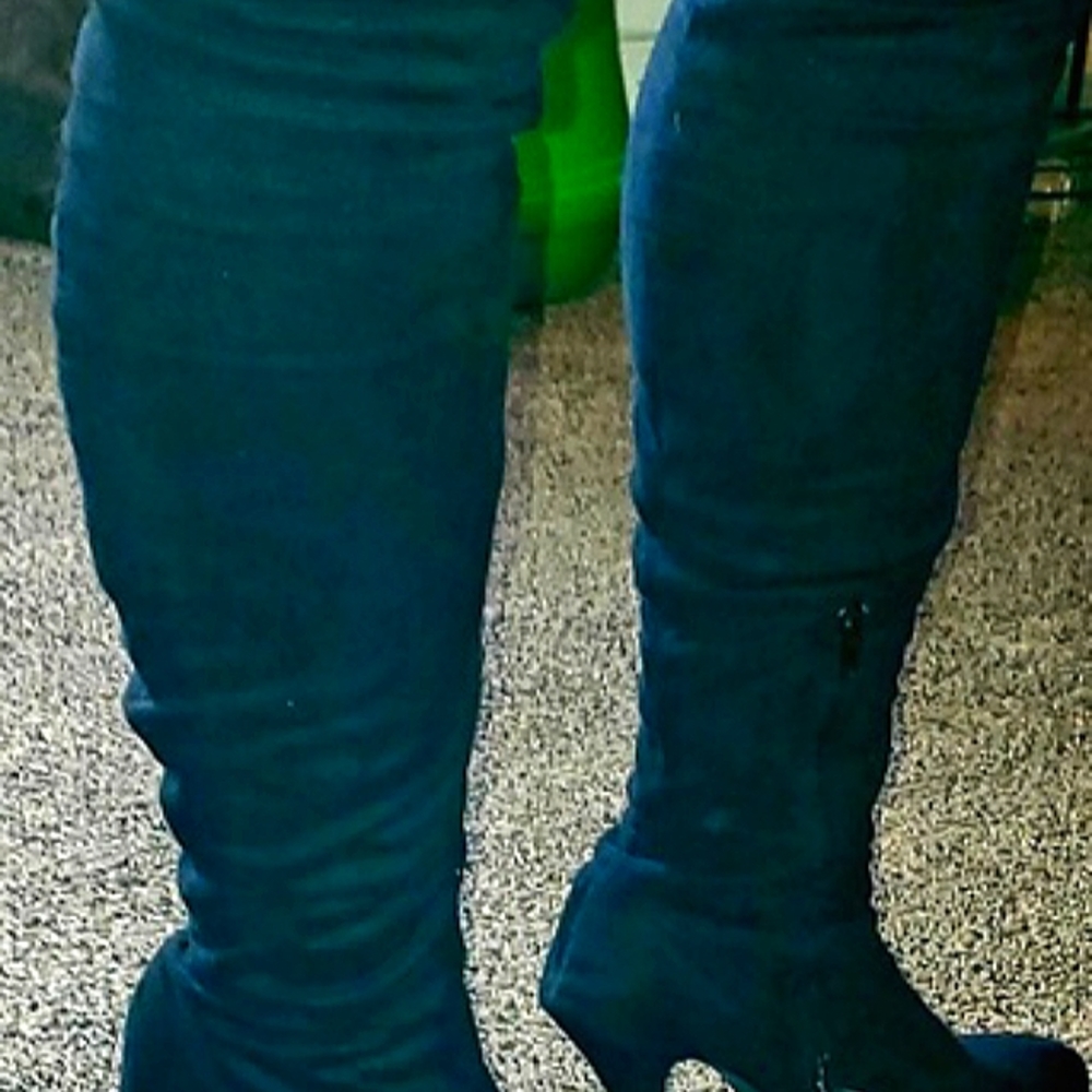 Black suede 👢Thigh high boots